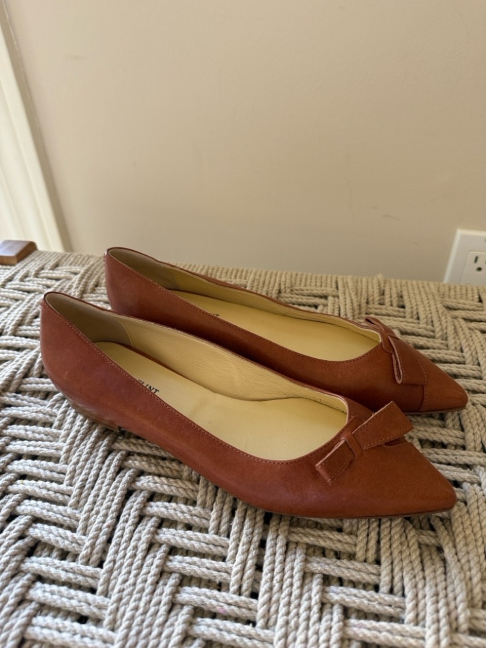 Sarah Flint Natalie Vachetta Leather Pointed Toe Flats 37.5 Saddle Bow Italy 7.5